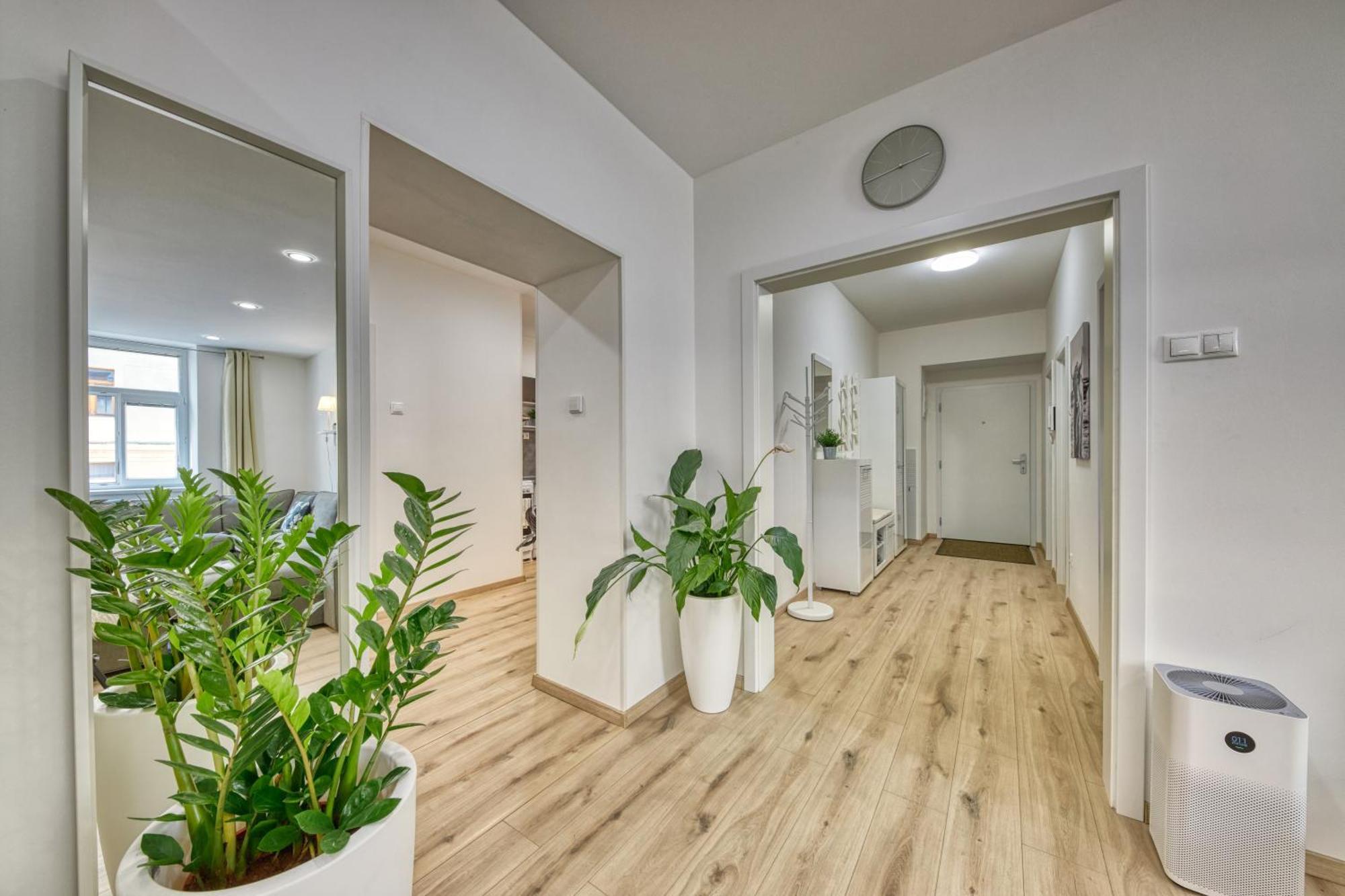 Le Monde Apartment Bratislava - Amazing 5Bdr In Downtown Luaran gambar