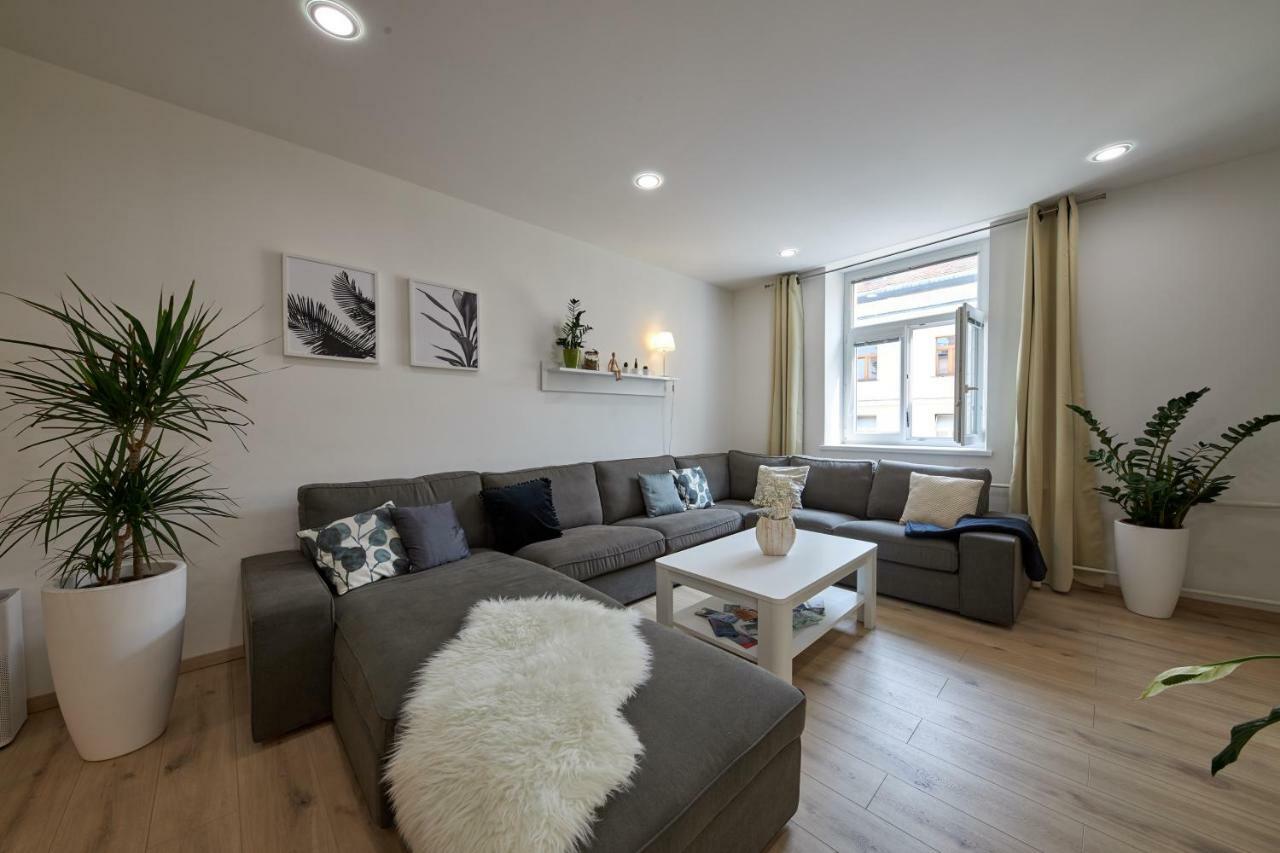 Le Monde Apartment Bratislava - Amazing 5Bdr In Downtown Luaran gambar
