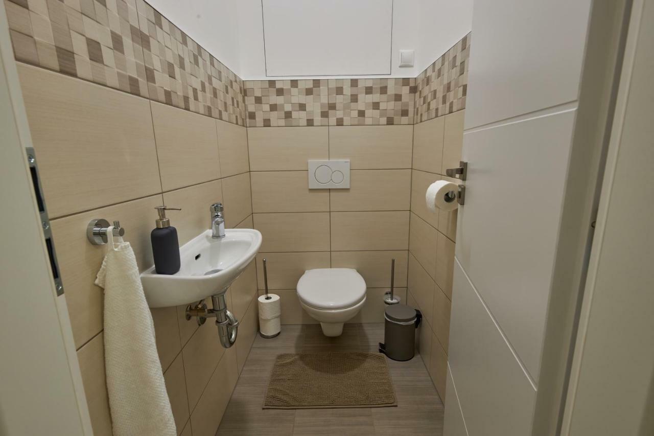 Le Monde Apartment Bratislava - Amazing 5Bdr In Downtown Luaran gambar