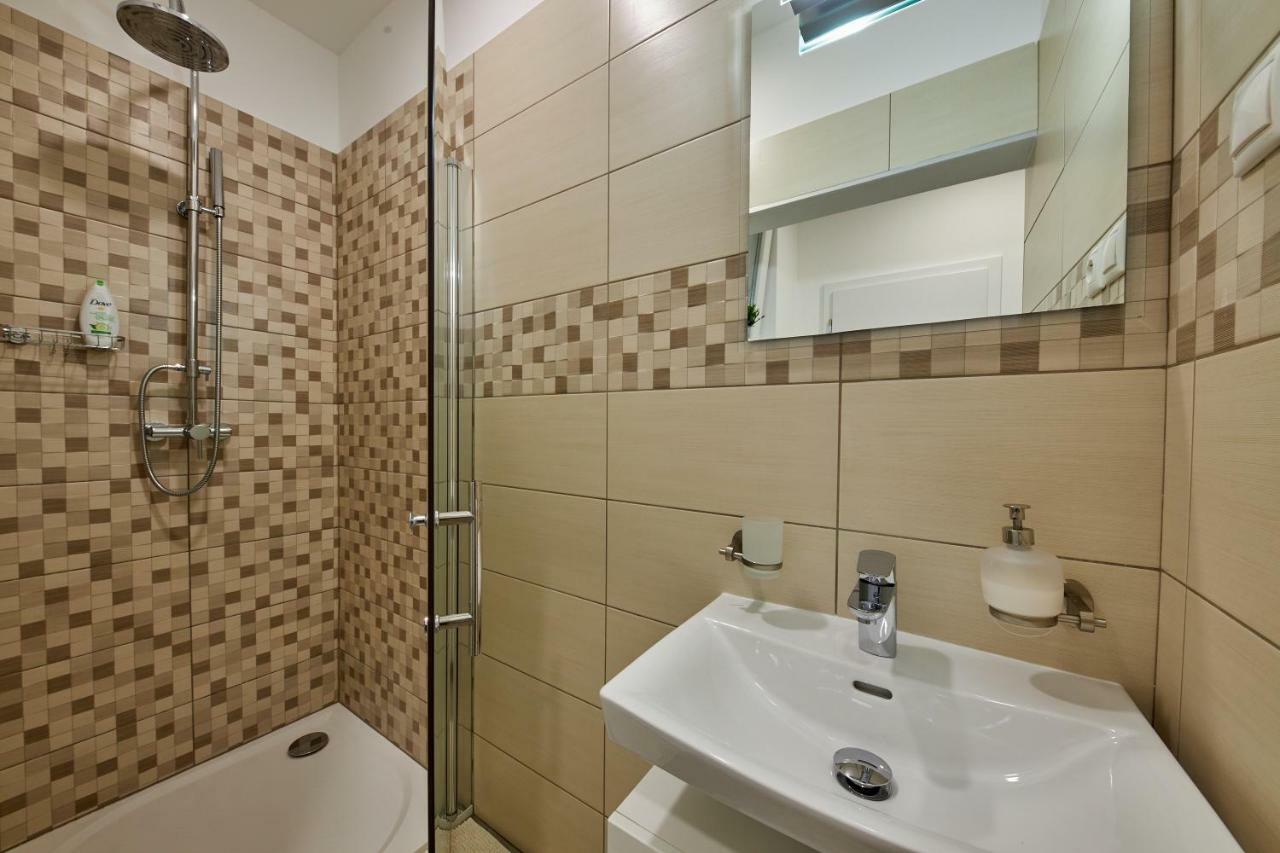 Le Monde Apartment Bratislava - Amazing 5Bdr In Downtown Luaran gambar