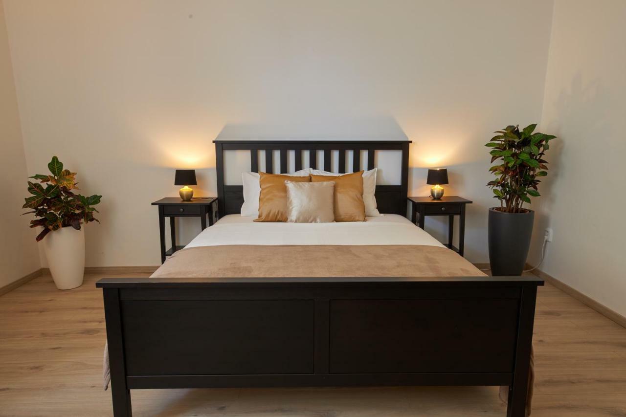 Le Monde Apartment Bratislava - Amazing 5Bdr In Downtown Luaran gambar