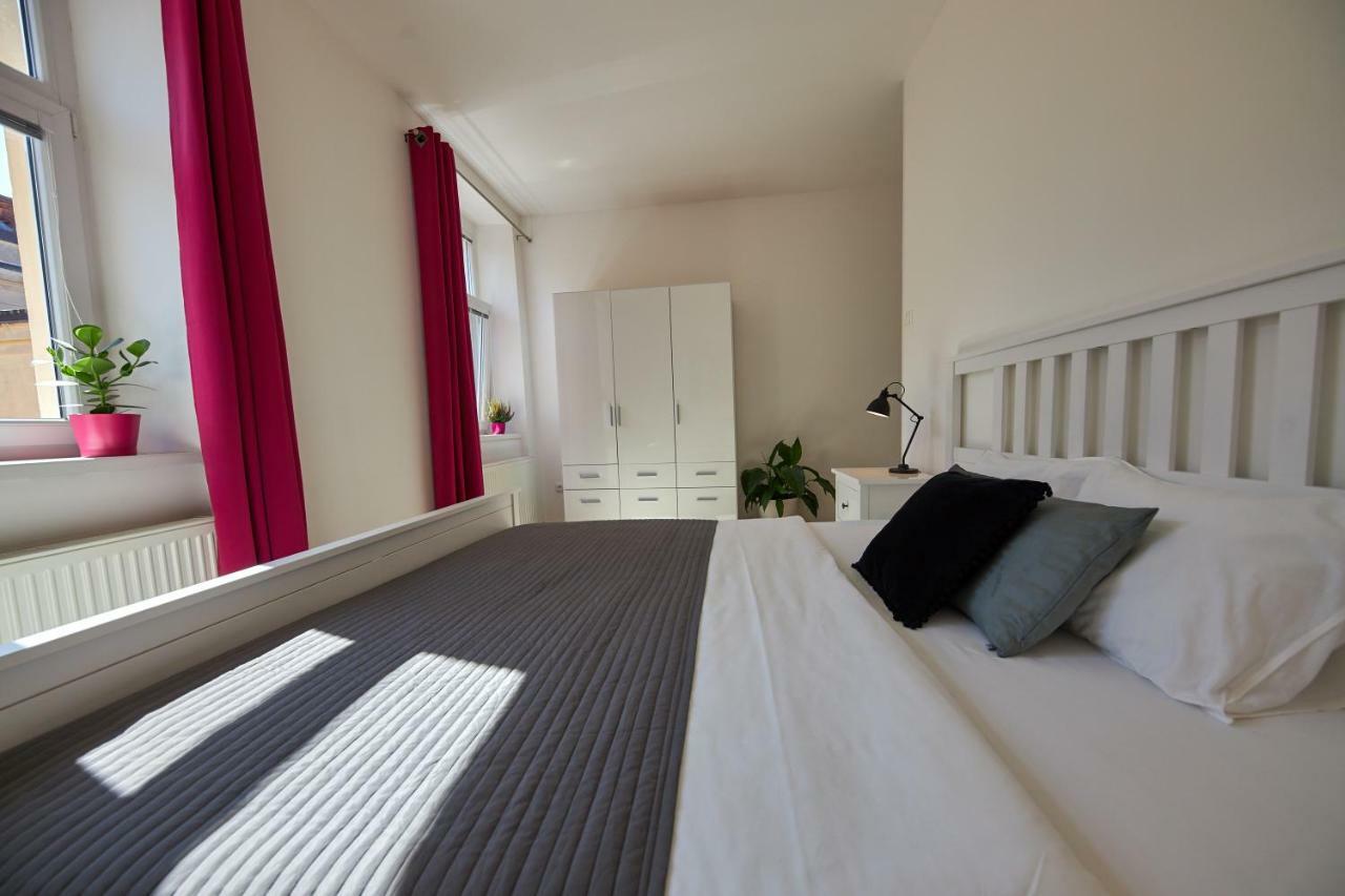 Le Monde Apartment Bratislava - Amazing 5Bdr In Downtown Luaran gambar