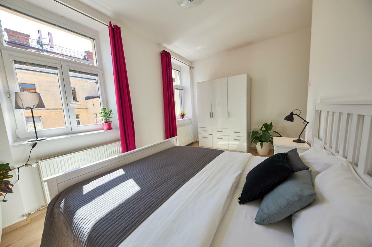 Le Monde Apartment Bratislava - Amazing 5Bdr In Downtown Luaran gambar
