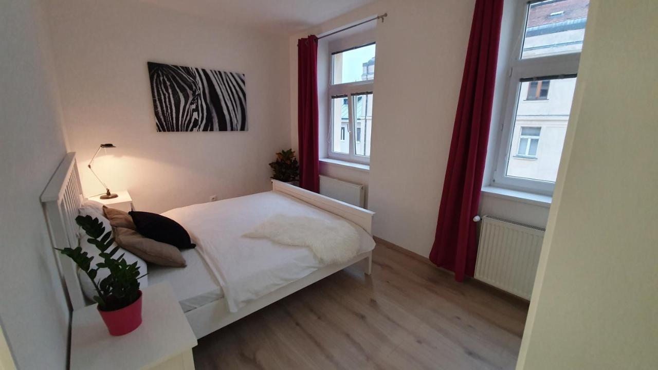 Le Monde Apartment Bratislava - Amazing 5Bdr In Downtown Luaran gambar
